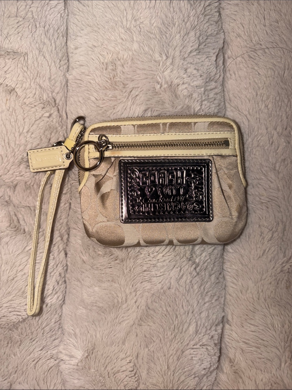 🤍COACH Cream Signature Wristlet wallet